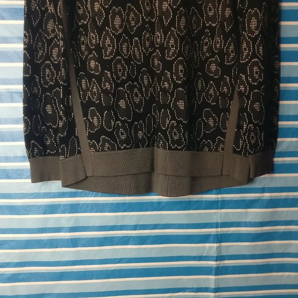 Marc by Marc Jacobs Animal Print Long Sleeve Raglan Crewneck Ribbed Knit Sweater - Picture 3 of 7